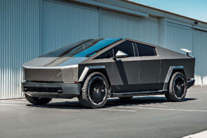 The full-face UP Forged CYBRDISC in Full Polished on a Tesla Cybertruck | Image: Unplugged Performance