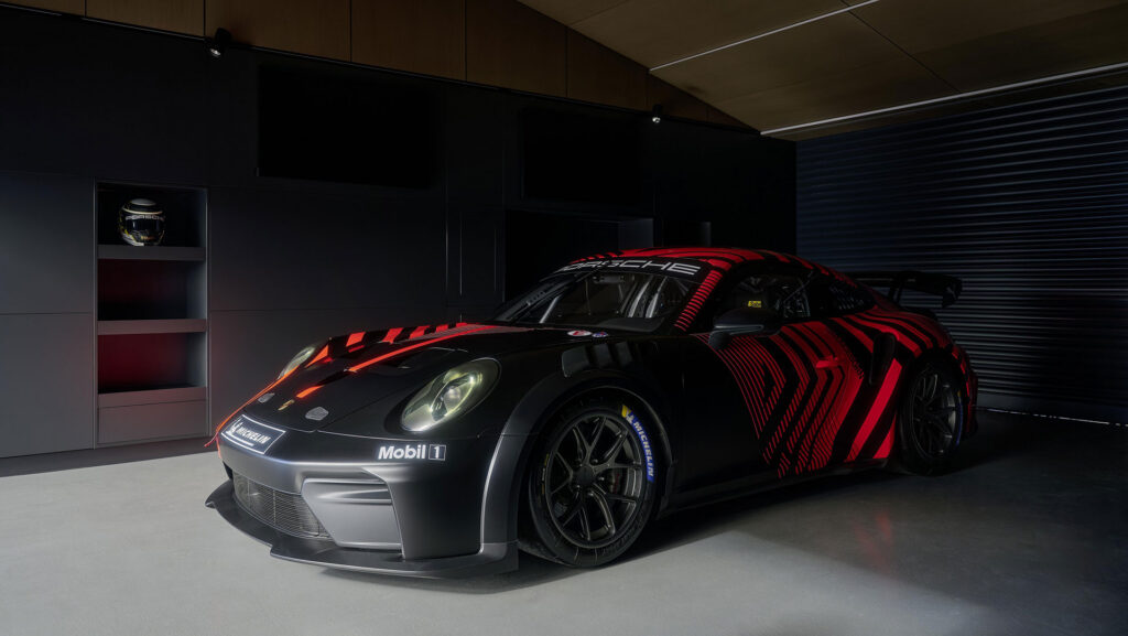 Porsche Reveals 911 GT4 R Customer Race Car