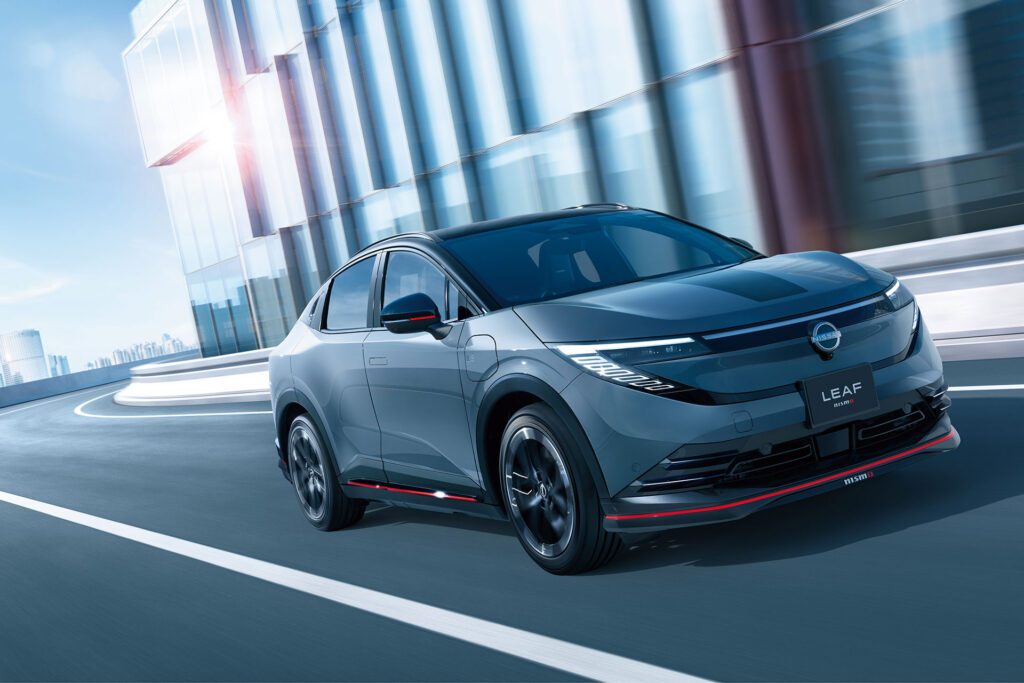 The LEAF NISMO's Arterial Magma accents and 19-inch Enkei wheels | Image: Nissan