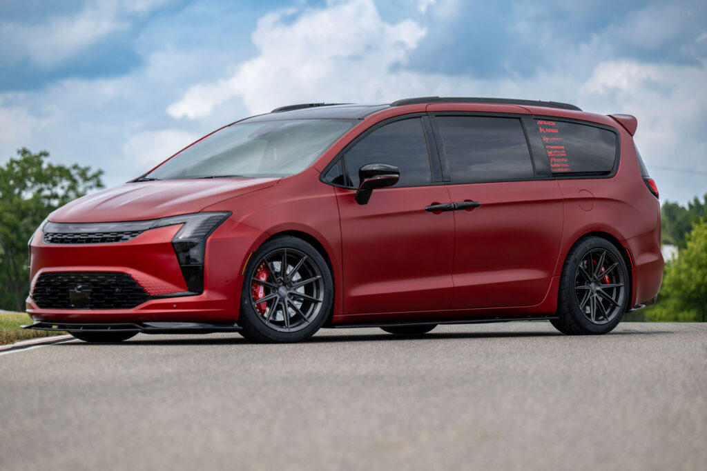 The VANkulture Chrysler Pacifica concept at Roadkill Nights | Image: Chrysler