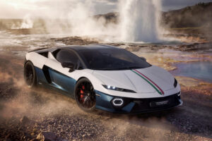 Blu Marinus Shiny and Bianco Monocerus define the Temerario Tricolore's two-tone exterior | Image: Lamborghini