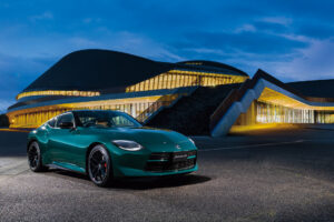 The refreshed Fairlady Z brings back the front Z emblem in new Unryu Green / Super Black two-tone | Image: Nissan