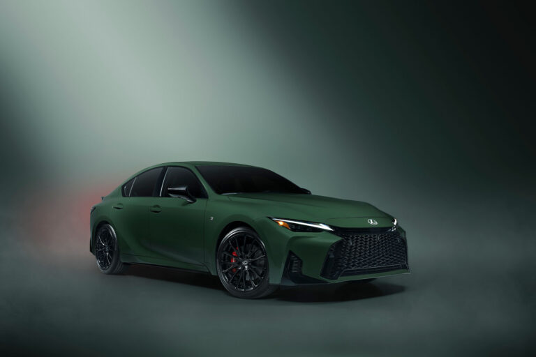 Lexus IS Special Appearance Package Debuts in Envious Green