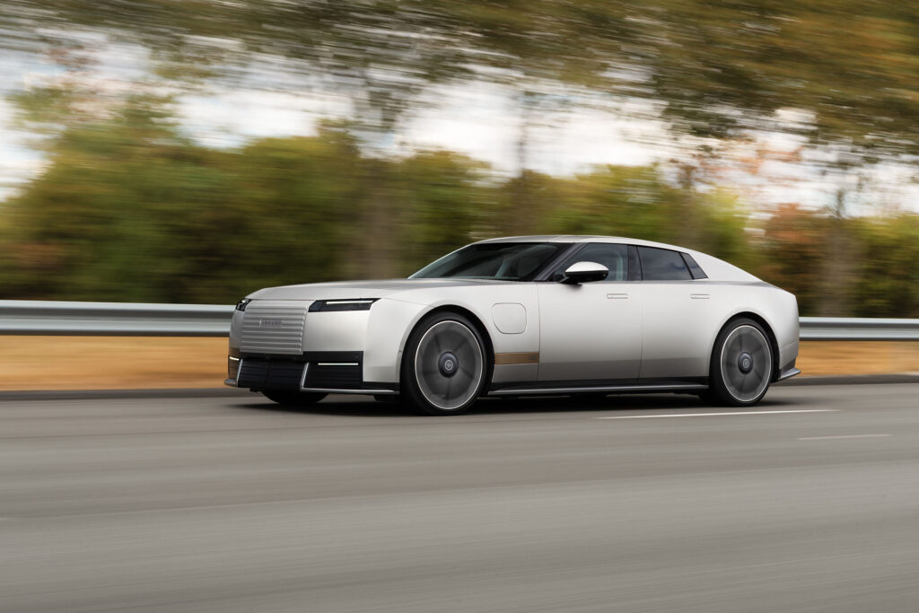 Jaguar Type 01 Revealed With 1,016 HP, 400-Mile Range